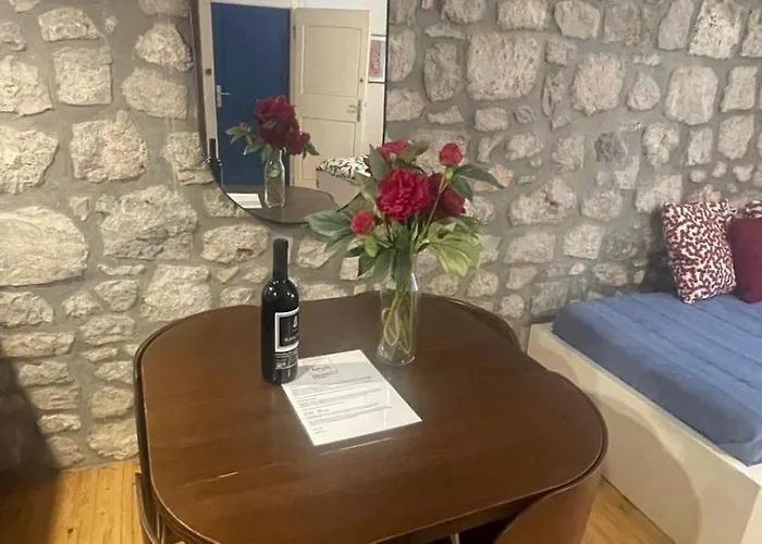 Apartment Naval
