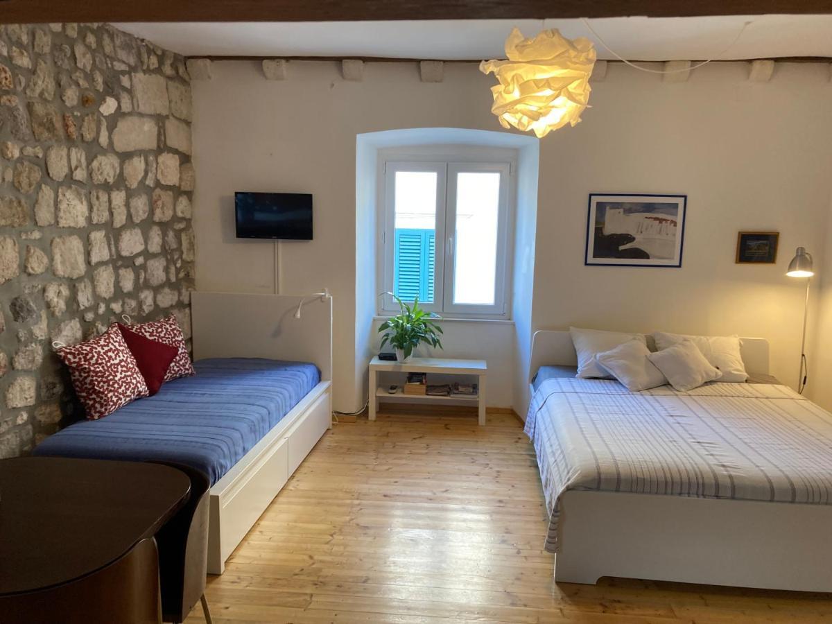 Apartment Naval *